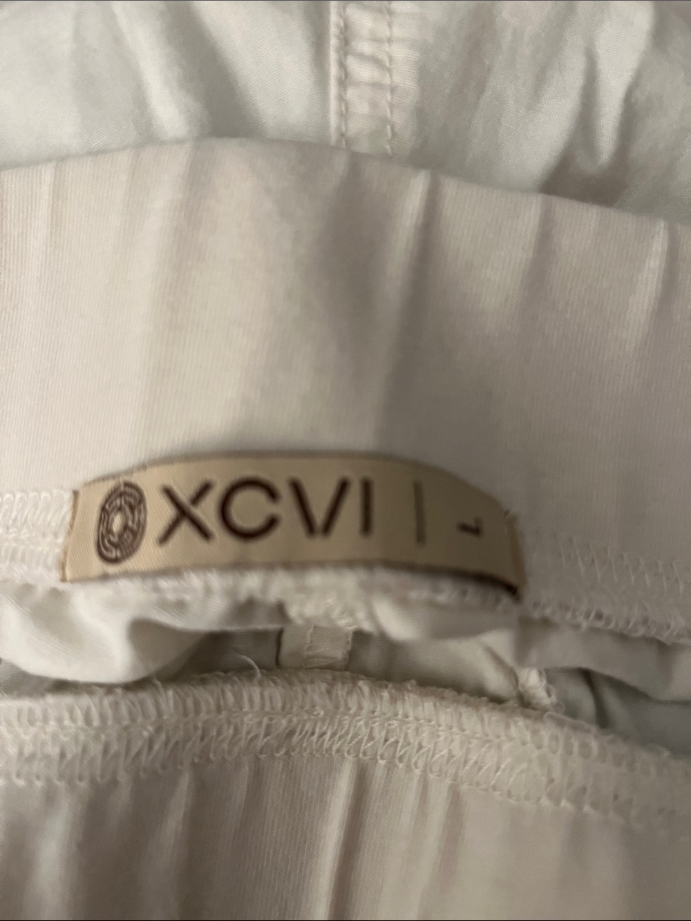 XCVI Cream Pull On Capri Pants/ Size Large/ Lightweight for Summer